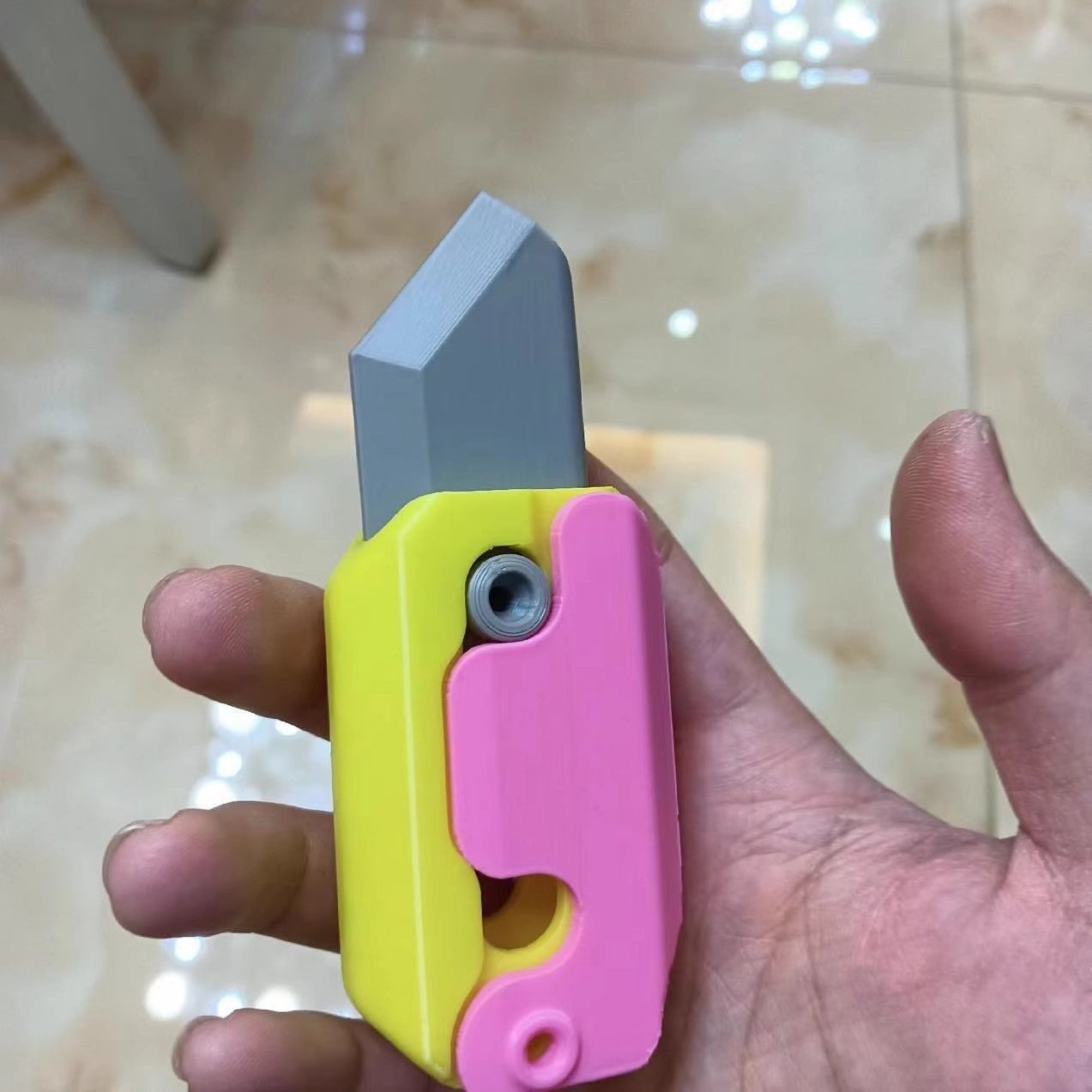(New Arrival) 3D Printing Gravity Cub Jumping Small Radish Knife Mini Model Student Prize Pendant Decompression Toy For Children Gift